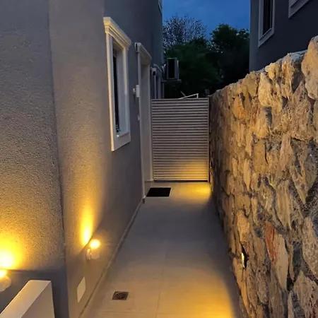 Divine Apartman *